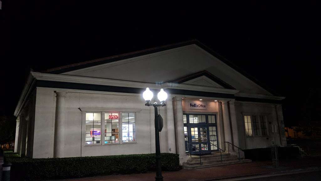 FedEx Office Print & Ship Center | 333 Orange St, Redlands, CA 92374, USA | Phone: (909) 335-6608