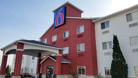 Motel 6 Indianapolis - Southport | 4345 Southport Crossing Dr, Indianapolis, IN 46237, USA | Phone: (317) 859-8888