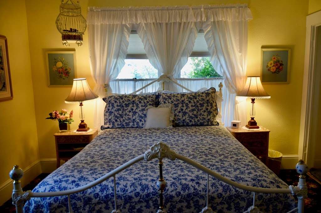 Shady Oaks Country Inn | 399 Zinfandel Ln, St Helena, CA 94574, USA | Phone: (707) 963-1190