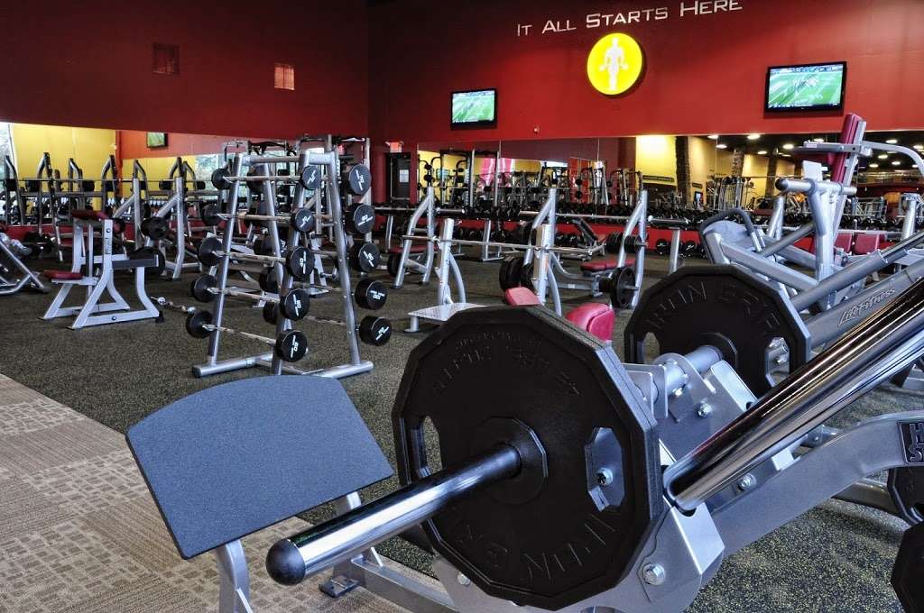 Golds Gym | 5650 NC-49 S, Harrisburg, NC 28075, USA | Phone: (704) 455-4653