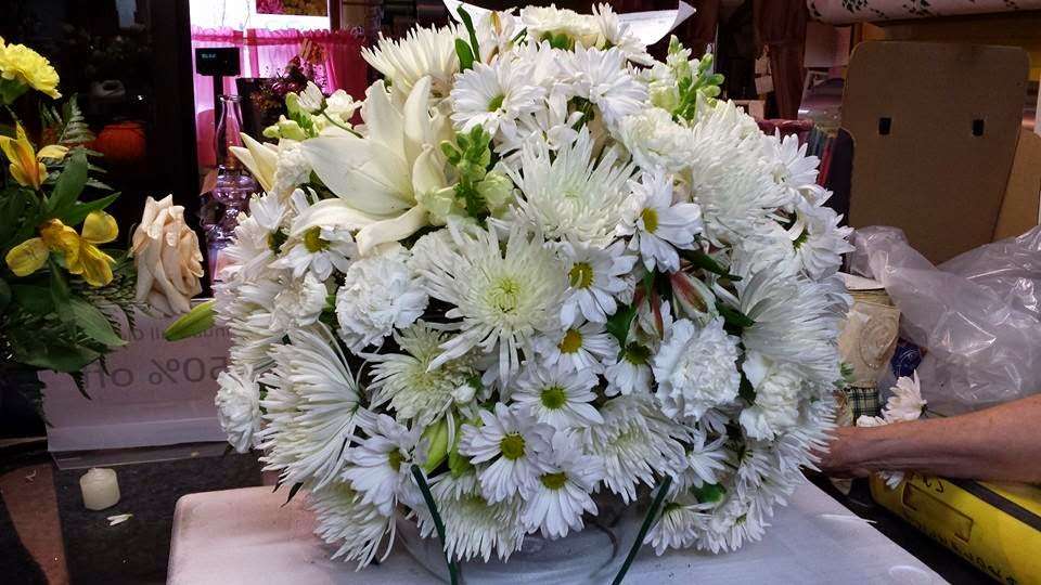 Renees Of Ridgefield | 8505 Ridgefield Rd, Crystal Lake, IL 60012, USA | Phone: (815) 459-0180 Renees Of Ridgefield | 8505 Ridgefield Rd, Crystal Lake, IL 60012, USA | Phone: (815) 459-0180