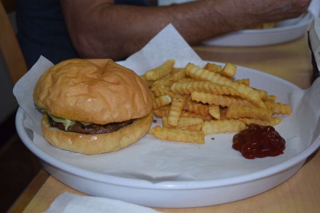 Burger House | 12430 TX-3, Webster, TX 77598 | Phone: (281) 286-7474