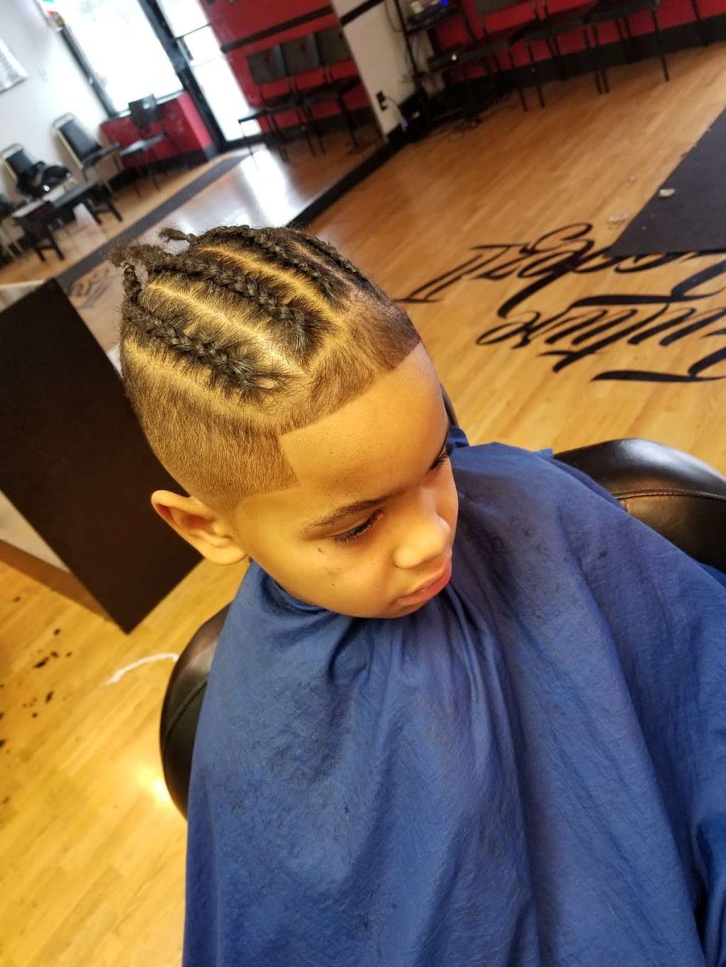 LA FAMILIA BARBER PARLOR | 1035 E Ridge Rd, Griffith, IN 46319, USA | Phone: (219) 237-6974