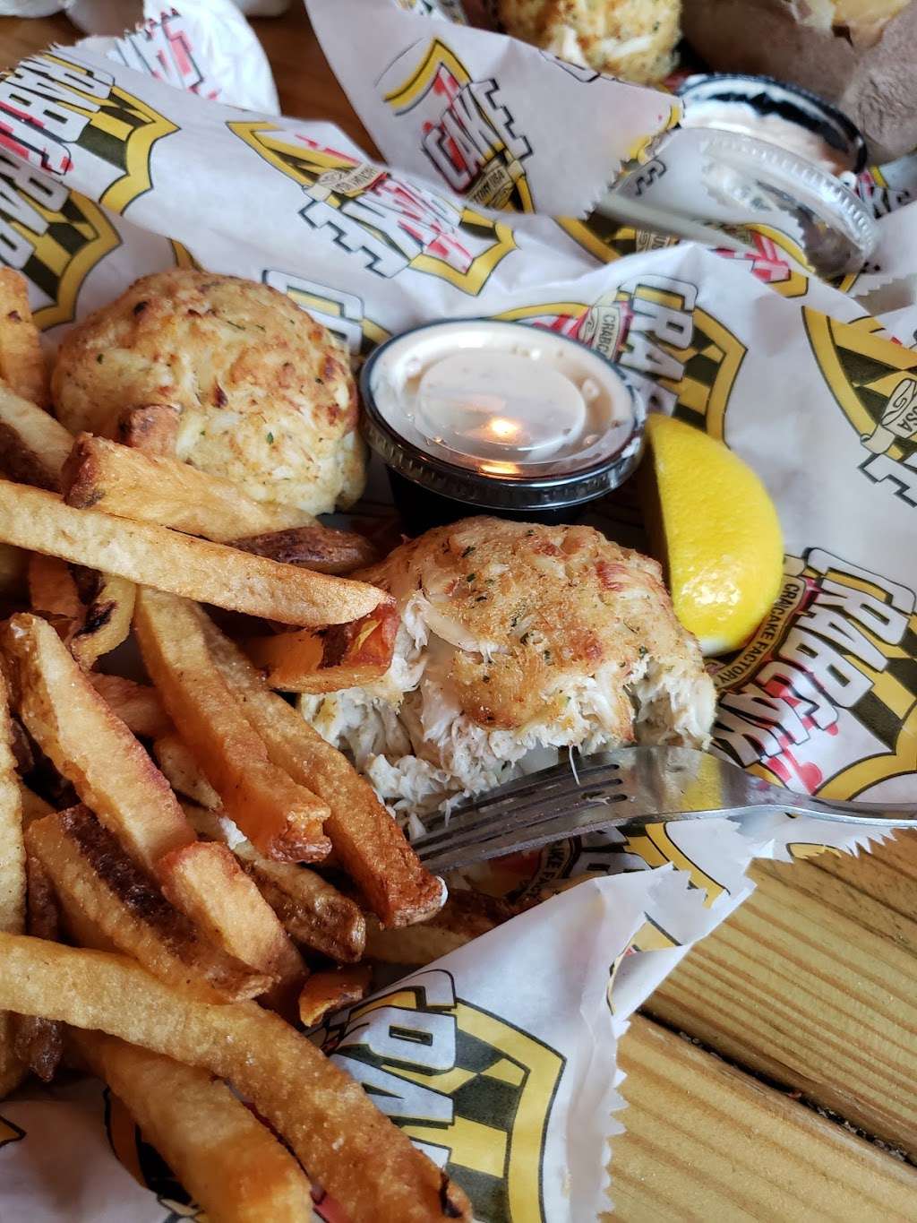 Crabcake Factory Bayside | 37314 Lighthouse Rd, Selbyville, DE 19975, USA | Phone: (302) 988-5000