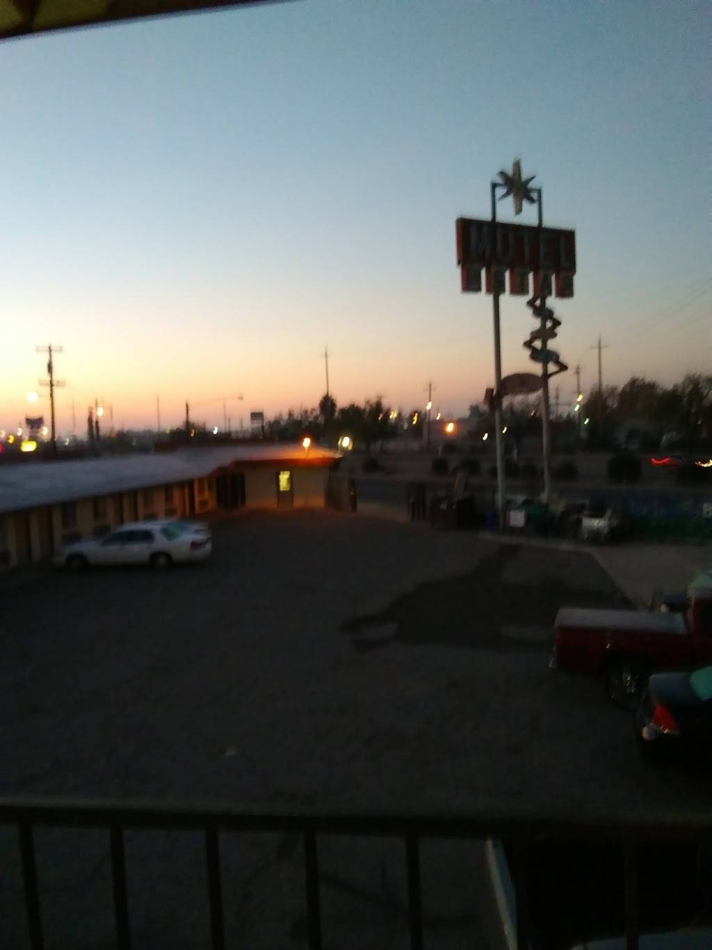 Big Star Motel | 2325 S G St, Fresno, CA 93721 | Phone: (559) 237-1234
