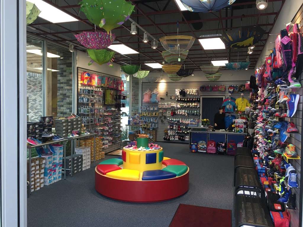 Howards Shoes for Children | 19449 Stevens Creek Blvd #100, Cupertino, CA 95014, USA | Phone: (408) 257-6200