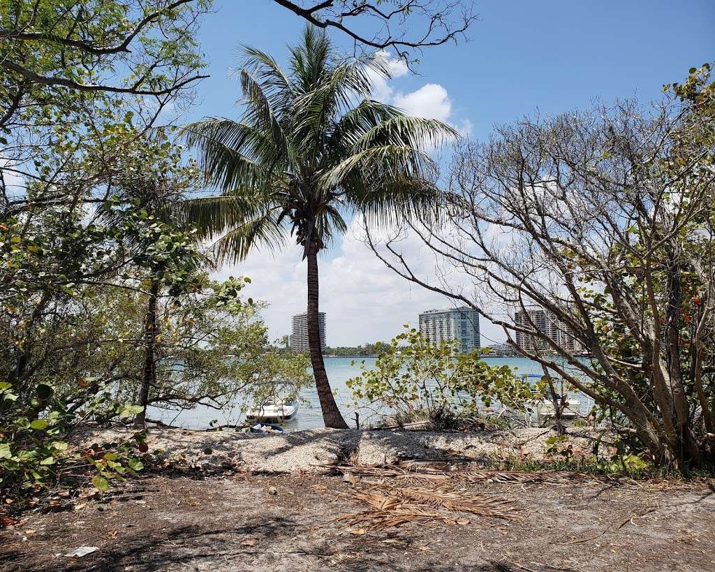 The people’s of Quayside Island | Miami, FL 33181, USA