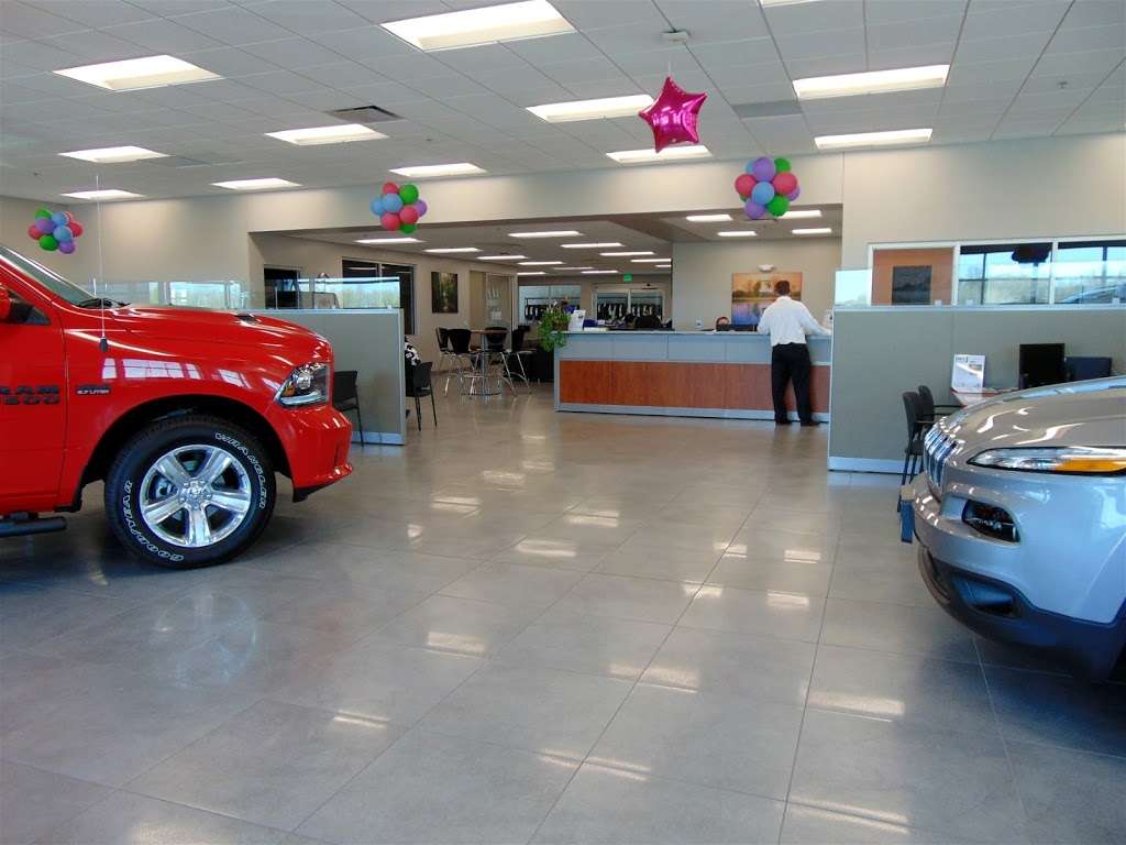 Lynch Chrysler Dodge Jeep Ram | 282 East Wolf Run, Mukwonago, WI 53149, USA | Phone: (262) 642-4700