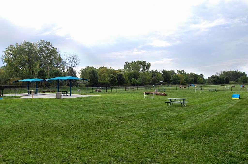 Freedom Run Dog Park | 6150 Russell Dr, Hoffman Estates, IL 60192, USA | Phone: (847) 285-5440