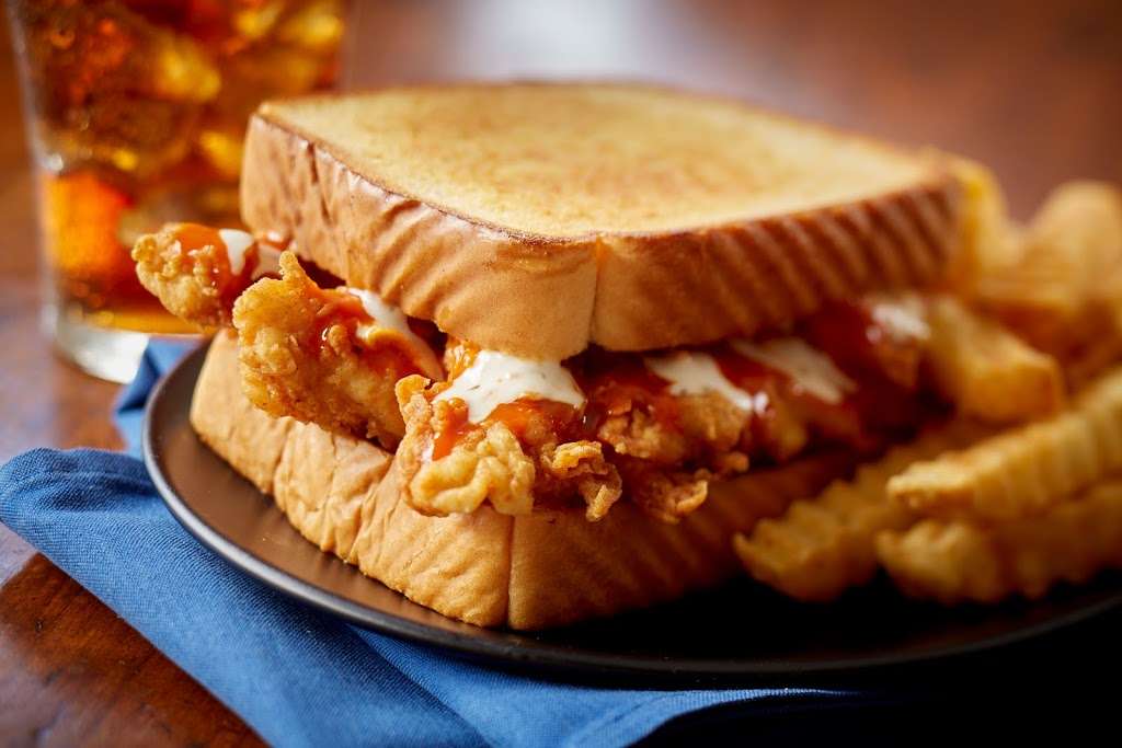 Zaxbys Chicken Fingers & Buffalo Wings | 6747 N Church Ave, Mulberry, FL 33860, USA | Phone: (863) 619-7200