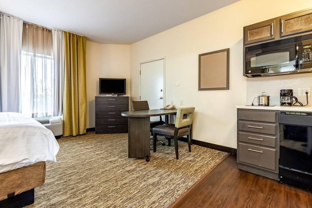 Candlewood Suites Lincoln | 4100 Pioneer Woods Dr, Lincoln, NE 68520, USA | Phone: (402) 420-0330