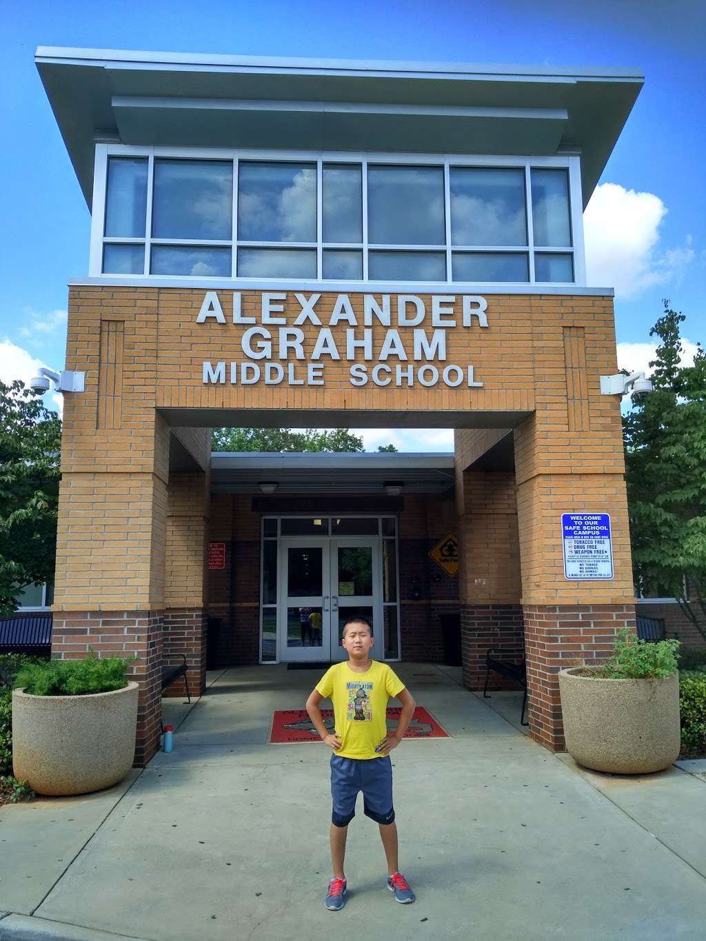 Alexander Graham Middle | 1800 Runnymede Ln, Charlotte, NC 28211, USA | Phone: (980) 343-5810