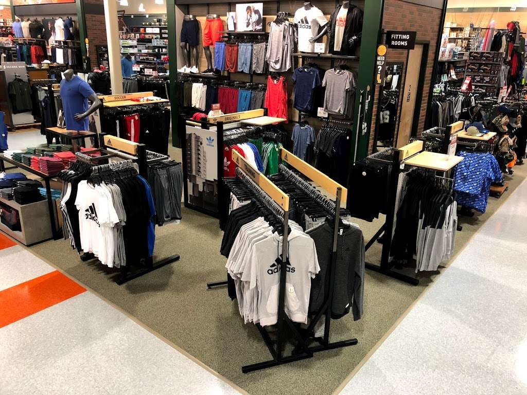 DICKS Sporting Goods | 707 N Krocks Rd Ste 101, Allentown, PA 18106 | Phone: (484) 866-9428