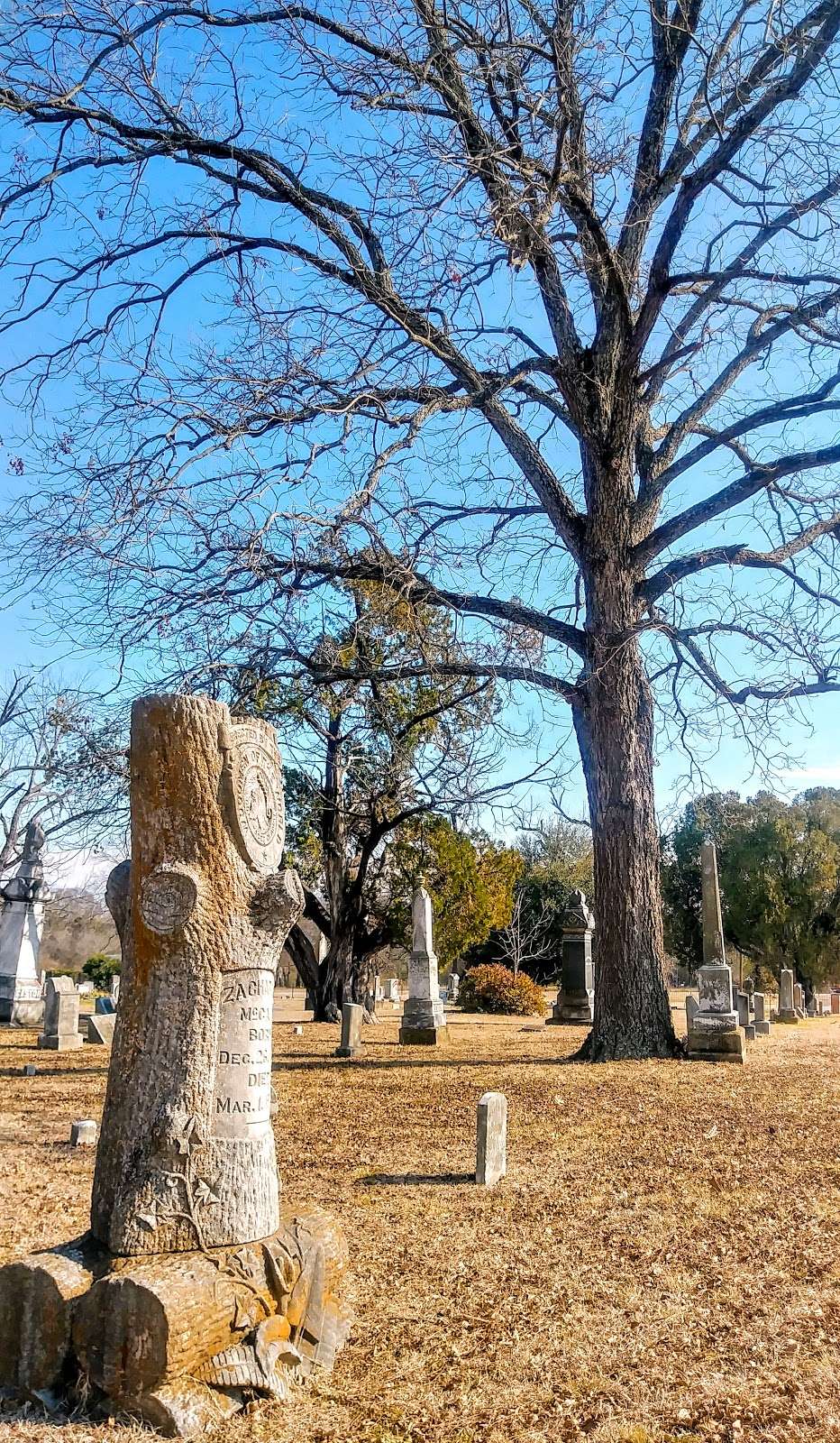 Hutchins cemetery | 500 3rd St, Lancaster, TX 75146, USA