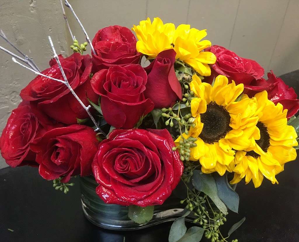 Gala Florist | 5 Bowling Green Pkwy #5, Lake Hopatcong, NJ 07849, USA | Phone: (973) 288-1847