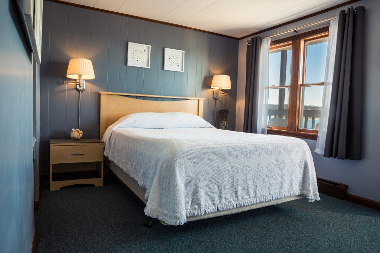 Bearskin Neck Motor Lodge | 64 Bearskin Neck, Rockport, MA 01966, USA | Phone: (978) 546-6677