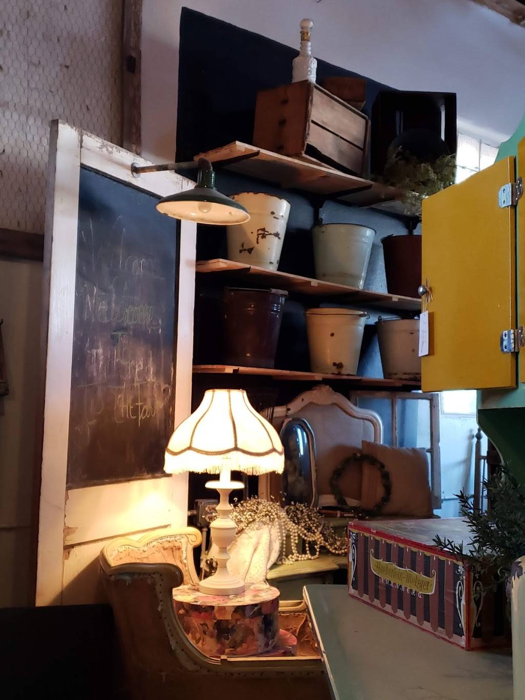 Fresh From The Farm, Vintage Farm Decor & More | 1836 Candelaria Rd NW, Albuquerque, NM 87107, USA | Phone: (505) 974-3064