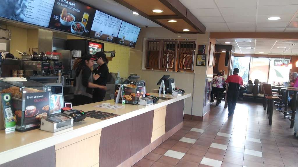 McDonalds | 449 Foothill Blvd, La Cañada Flintridge, CA 91011, USA | Phone: (818) 790-5043