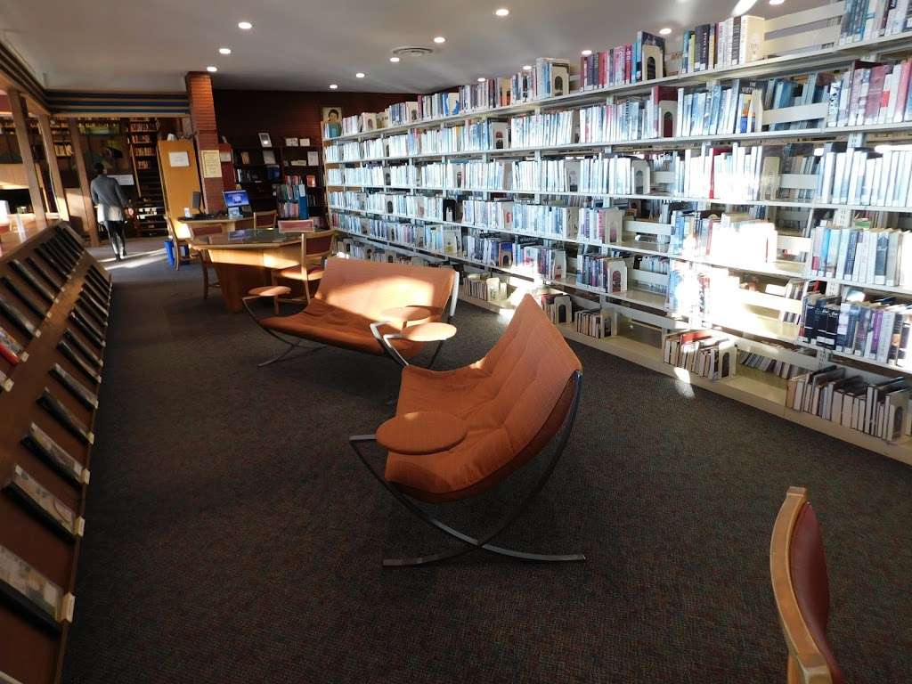 Lake Geneva Public Library | 918 W Main St, Lake Geneva, WI 53147, USA | Phone: (262) 249-5299