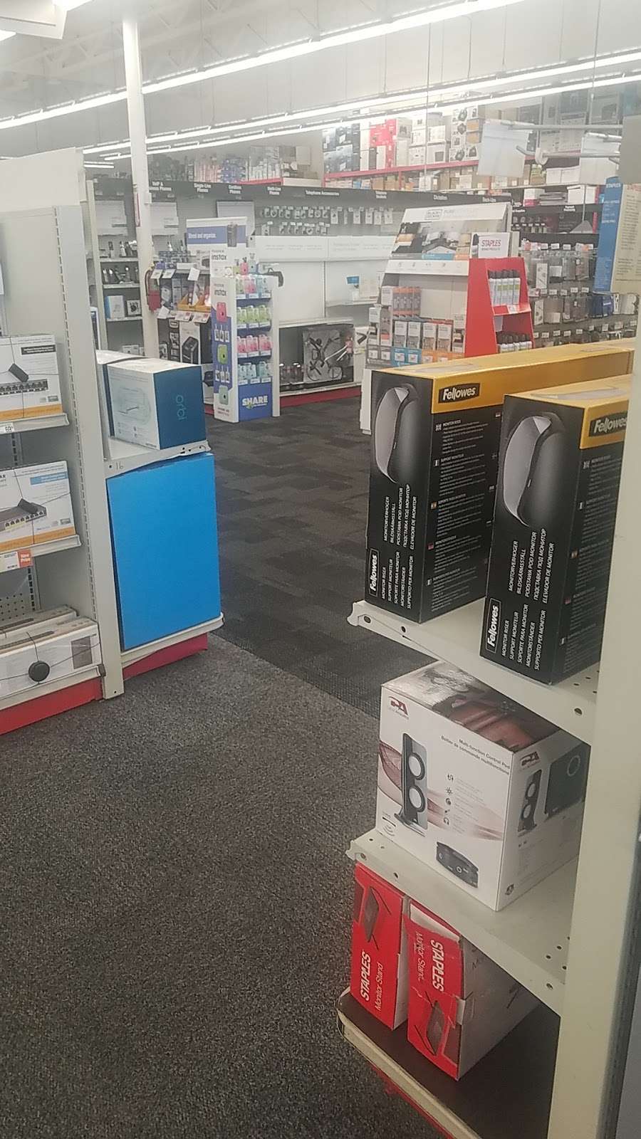 Staples | 317 W Ventura Blvd, Camarillo, CA 93010, USA | Phone: (805) 384-1540