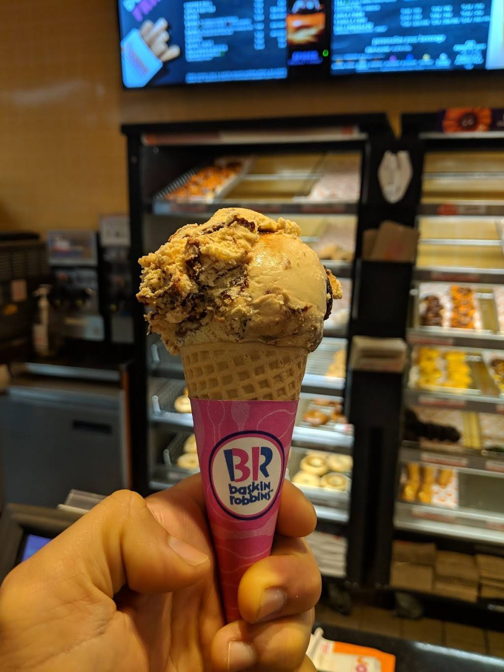 Dunkin | 382 Main St, West Orange, NJ 07052, USA | Phone: (973) 325-0999