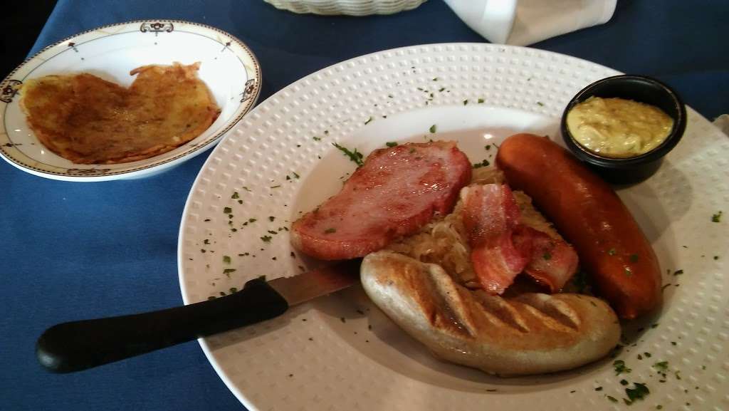 Euro Bistro | 314 Elden St, Herndon, VA 20170, USA | Phone: (703) 481-8158