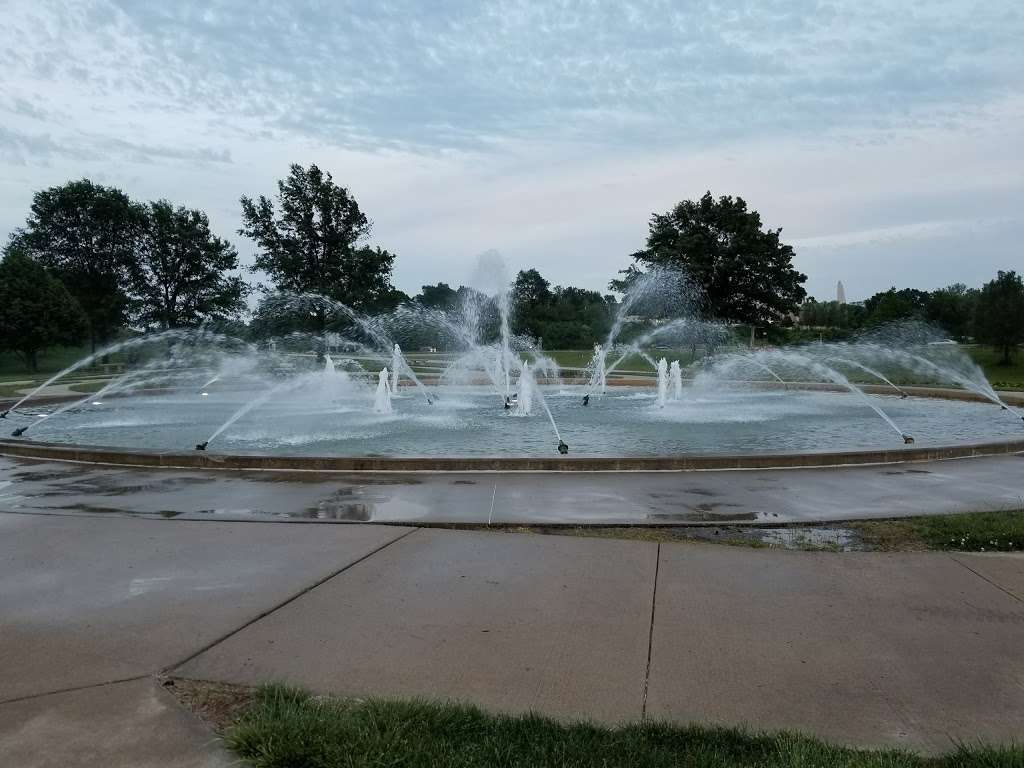 Northland Fountain | Kansas City, MO 64116, USA