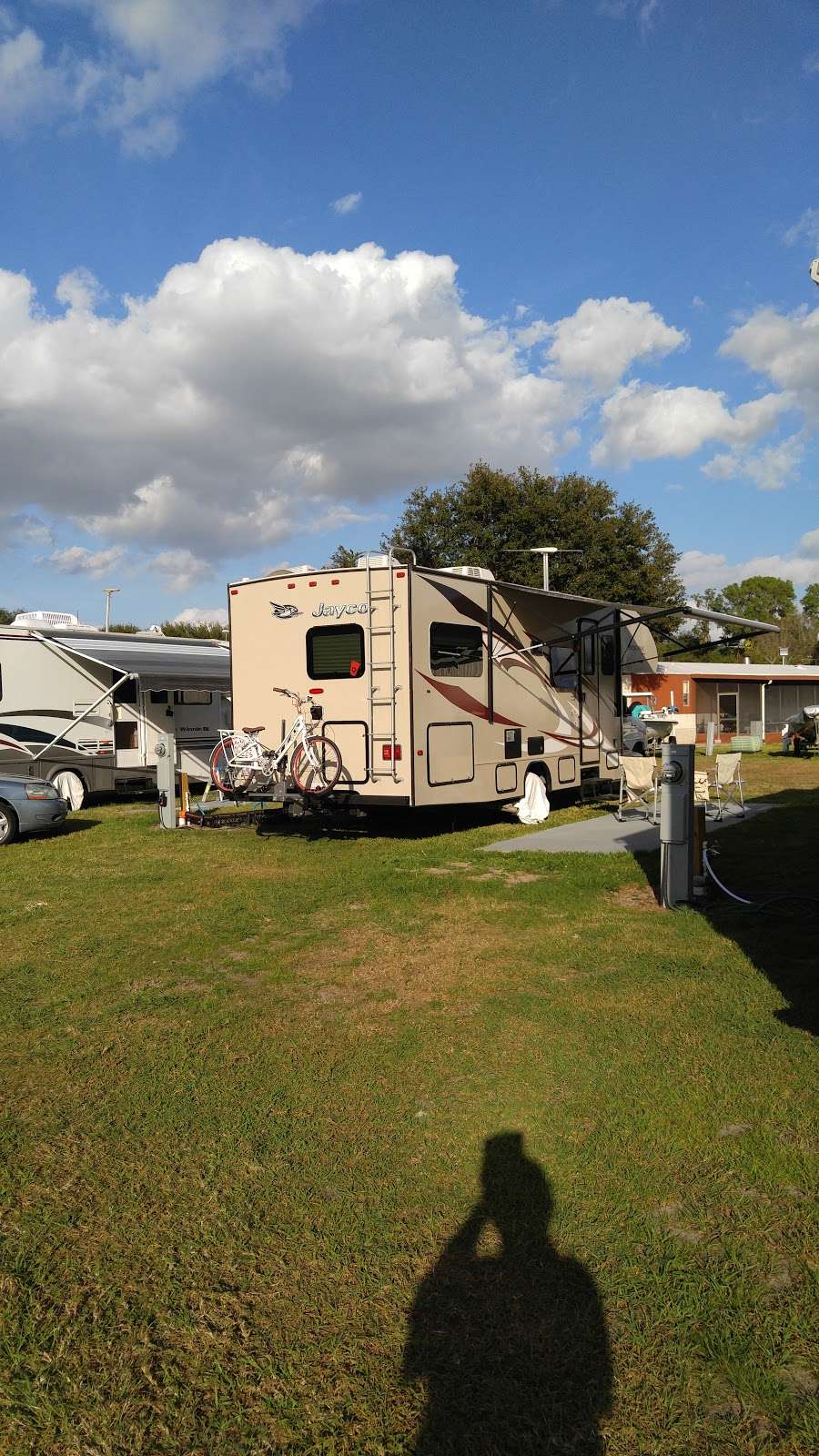 Royal Oaks RV and Mobile Home Park | 1012 Dundee Rd, Dundee, FL 33838, USA | Phone: (863) 439-5954