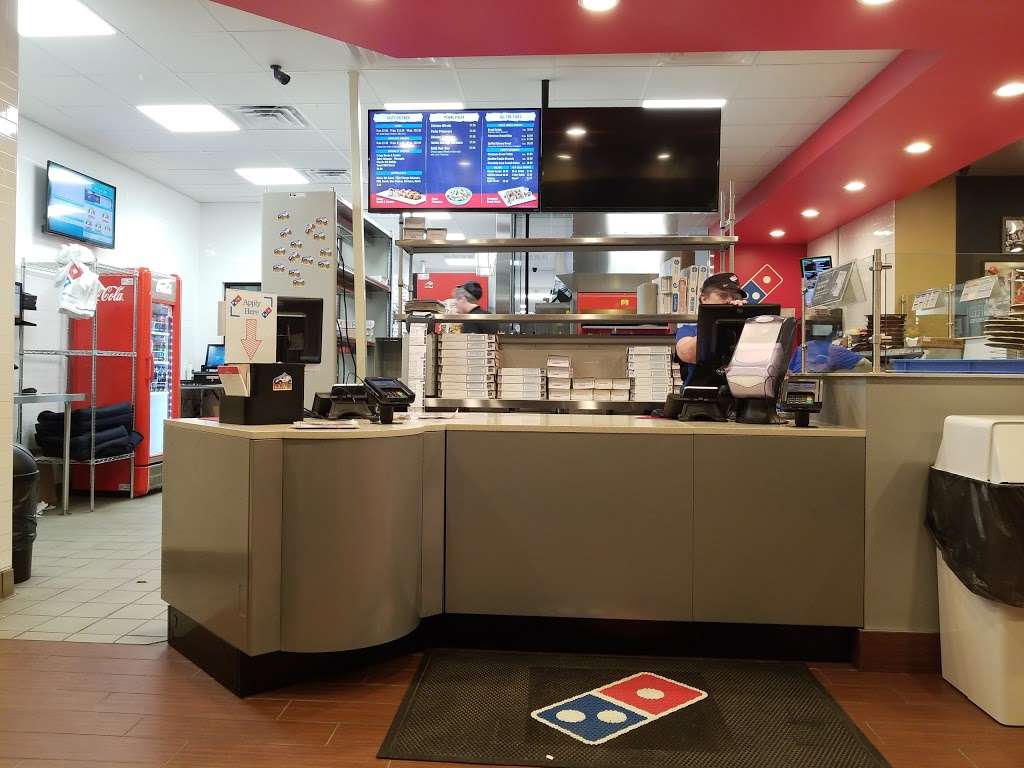 Dominos Pizza | 374 Chelmsford St, Lowell, MA 01851, USA | Phone: (978) 441-1000