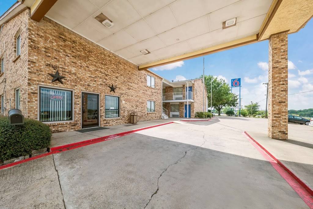 Motel 6 Dallas - Red Oak | 202 South, I-35E, Red Oak, TX 75154, USA | Phone: (972) 617-3501