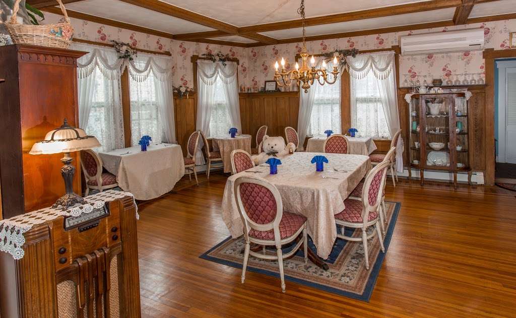 Avon Manor Bed & Breakfast | 109 Sylvania Ave, Avon-By-The-Sea, NJ 07717 | Phone: (732) 776-7770