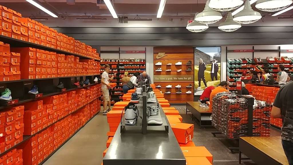 Nike Factory Store | Lake Buena Vista, 15609 FL-535, Orlando, FL 32821, USA | Phone: (407) 477-0463