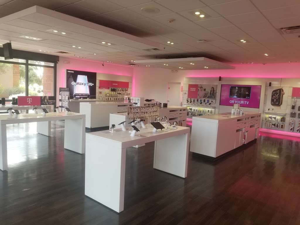 T-Mobile | 10030 W McDowell Rd #100, Avondale, AZ 85323, USA | Phone: (623) 936-6932