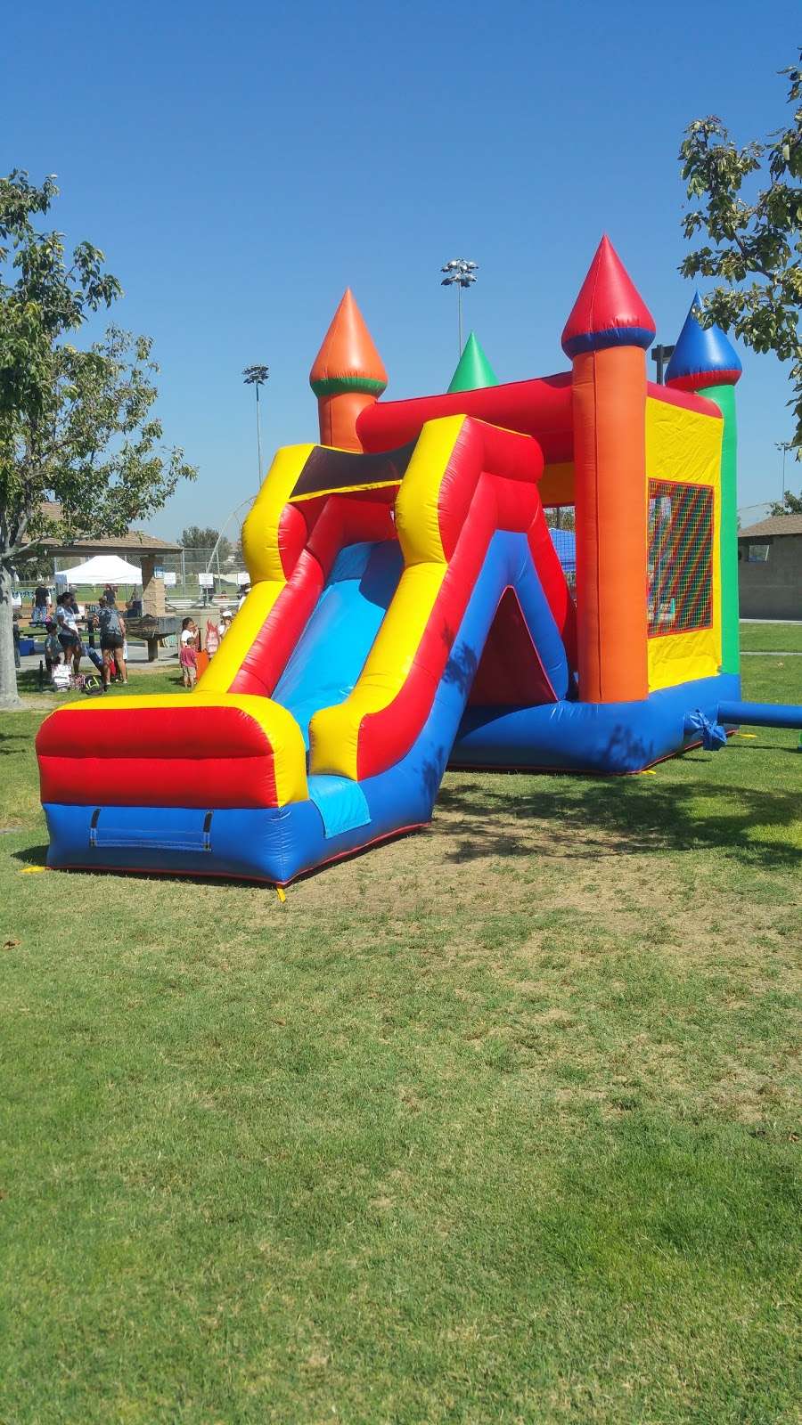 McCune Family Park | 7450 Eastvale Pkwy, Eastvale, CA 92880 | Phone: (951) 685-7434