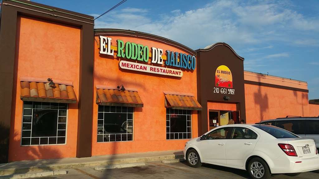 El Rodeo De Jalisco - restaurant  | Photo 4 of 10 | Address: 5510 I-10, San Antonio, TX 78219, USA | Phone: (210) 661-5987