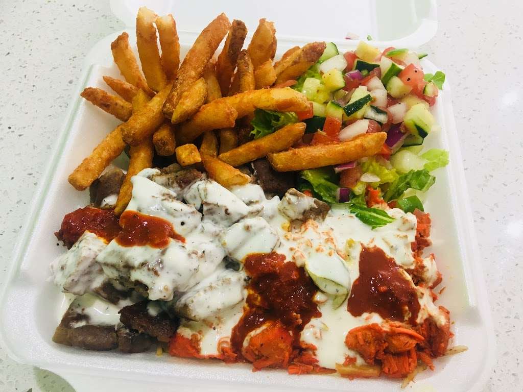 Halal Munchies | 69-21 164th St, Fresh Meadows, NY 11365, USA | Phone: (718) 380-0100