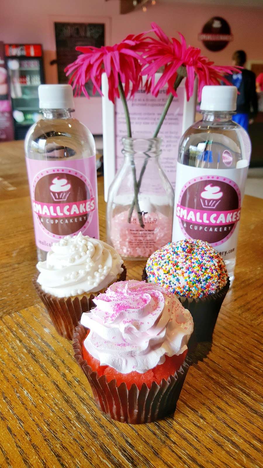 SmallCakes Cupcakery | 14150 W 119th St, Olathe, KS 66062, USA | Phone: (913) 397-9975