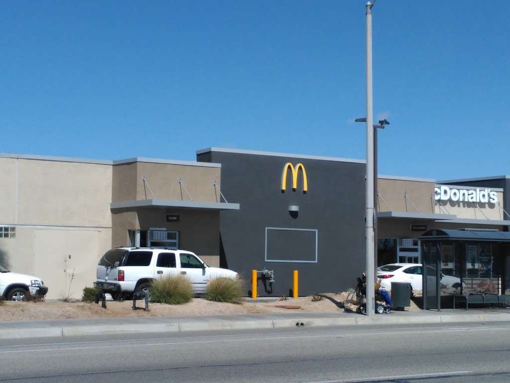 McDonalds | 3015 W Ave L, Lancaster, CA 93534, USA | Phone: (661) 722-1187