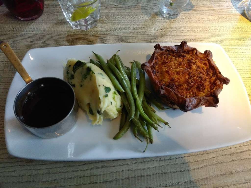 The Plough Inn | 24 Riverside, Eynsford, Dartford DA4 0AE, UK | Phone: 01322 862281