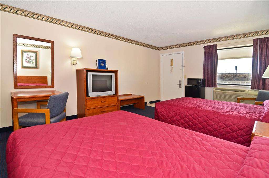 Americas Best Value Inn - Grain Valley/I - 70 | 105 Sunny Ln Dr, Grain Valley, MO 64029 | Phone: (816) 224-3420