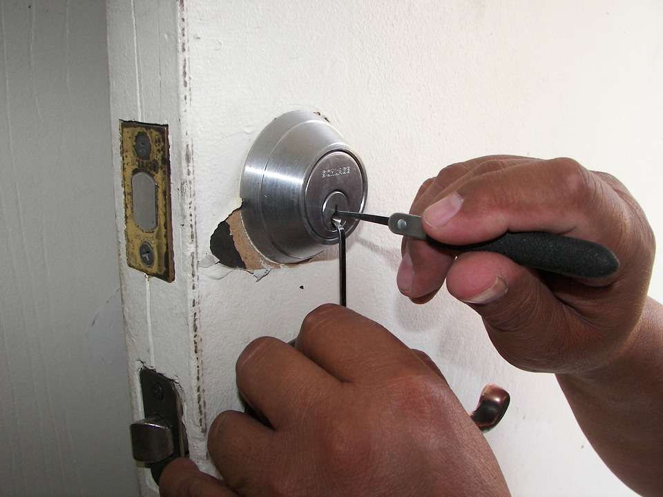 Jammy Locksmiths Ltd | 6 Brabazon Ave, Wallington SM6 9ES, UK | Phone: 07592 681223