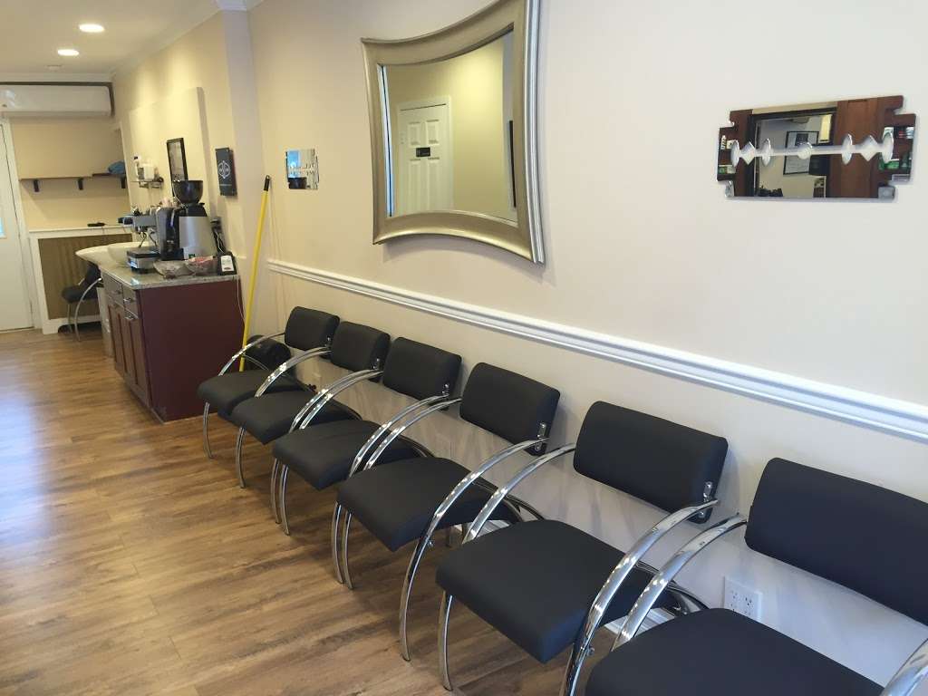 Frankies Barber Salon | 8 Broadway, Pleasantville, NY 10570, USA | Phone: (914) 497-9172