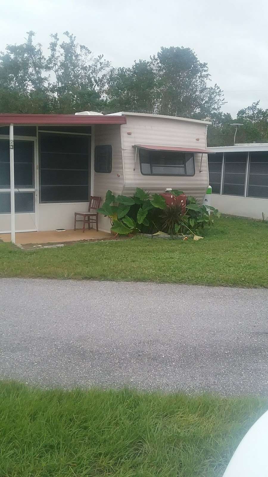 Royal Oaks RV and Mobile Home Park | 1012 Dundee Rd, Dundee, FL 33838, USA | Phone: (863) 439-5954