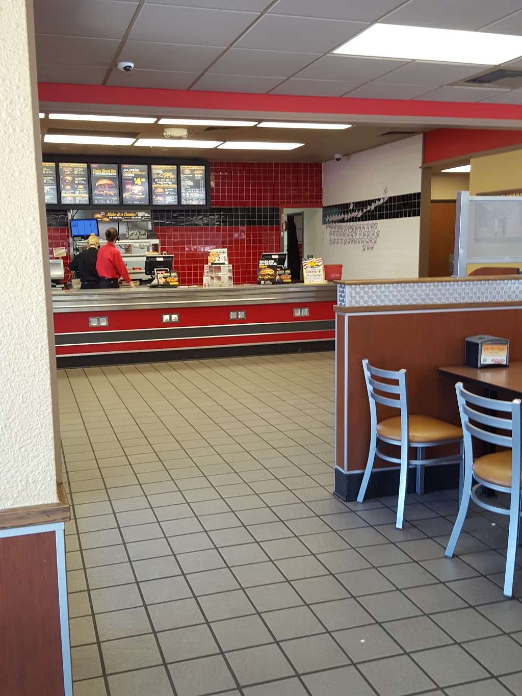 Hardees | 3911 N Belt Hwy, St Joseph, MO 64506, USA | Phone: (816) 364-3226