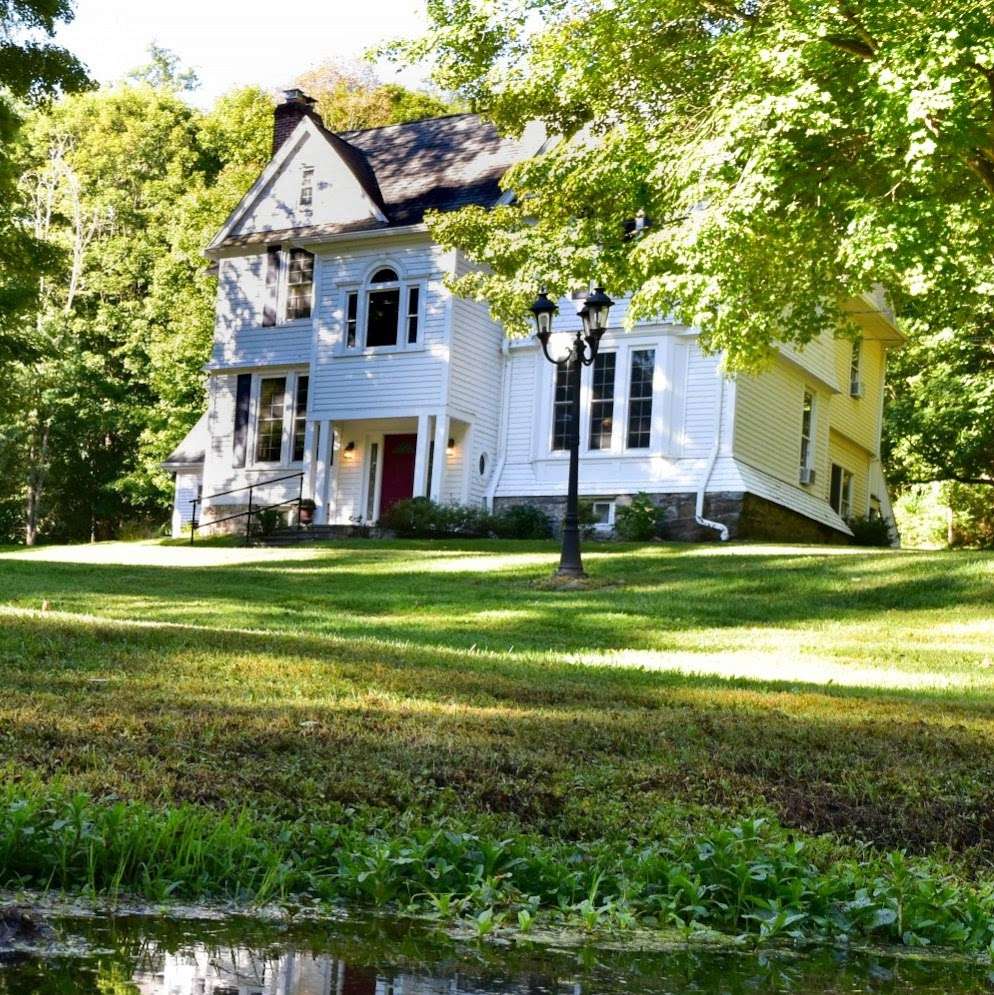 Pawling House Bed & Breakfast | 105 W Main St, Pawling, NY 12564, USA | Phone: (845) 855-3851