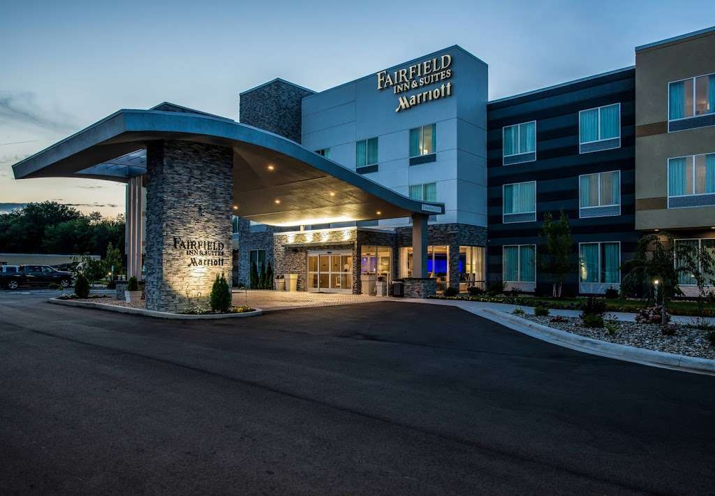 Fairfield Inn & Suites by Marriott St. Joseph Stevensville | 4408 Red Arrow Hwy, Stevensville, MI 49127, USA | Phone: (269) 429-1111