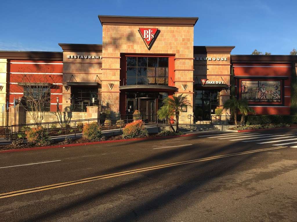 BJs Restaurant & Brewhouse | 204 E Via Rancho Pkwy, Escondido, CA 92025, USA | Phone: (760) 466-0700