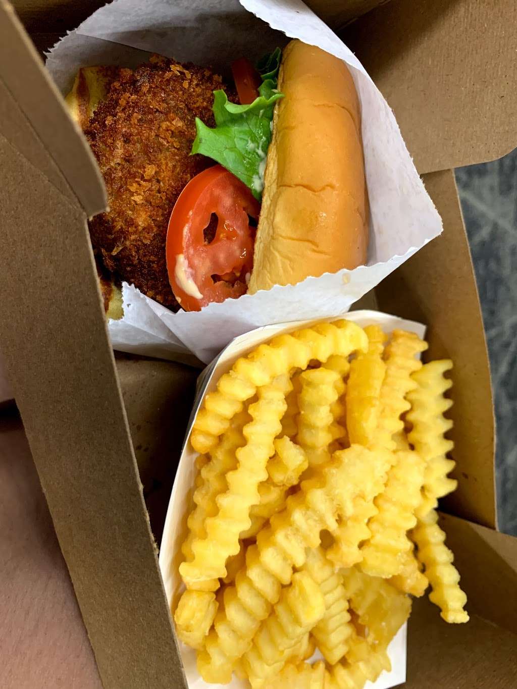 Shake Shack | LaGuardia Airport Terminal B near Gate 42, East Elmhurst, NY 11371