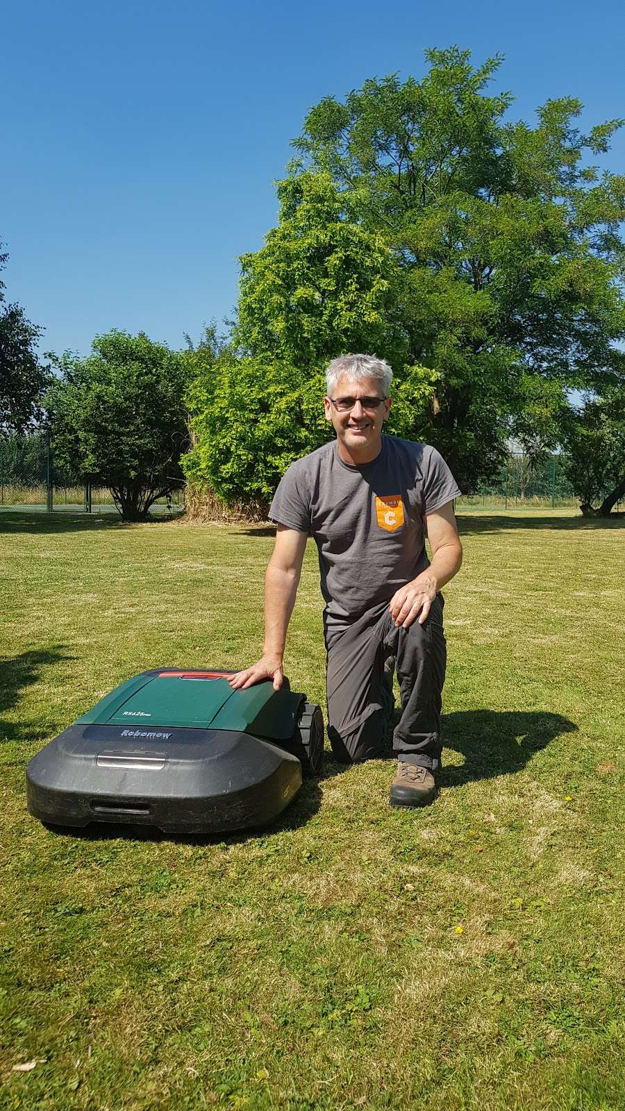 Lawn Robotics Co | Meadowcroft House, 182 Balcombe Rd, Horley RH6 9ER, UK | Phone: 0333 335 9059