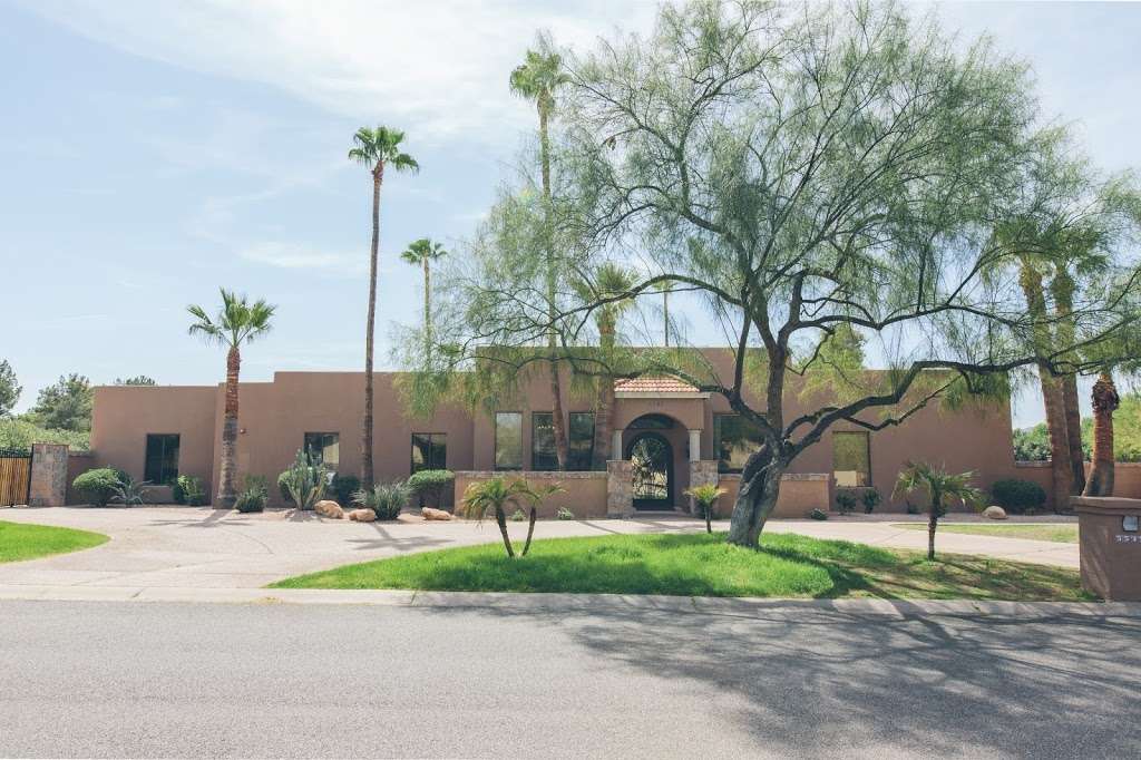 Oakmont Luxury Assisted Living Home | 5545 E Yucca St, Scottsdale, AZ 85254, USA | Phone: (480) 634-8773